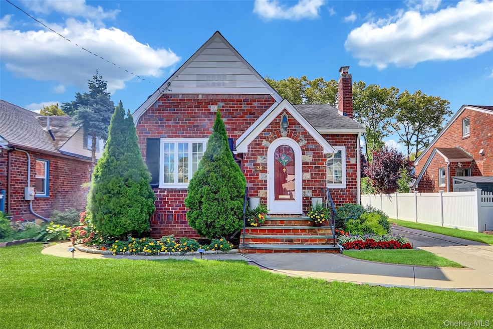 Pending $699,000 • Co-Listing Agent
