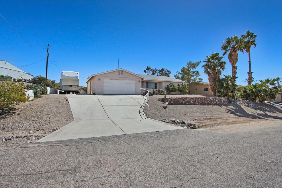 Huge Motorhome-RV Parking Area