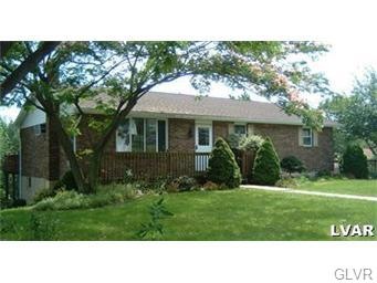 2238 Skyline Dr, Slatington, PA 18080 - photo 1