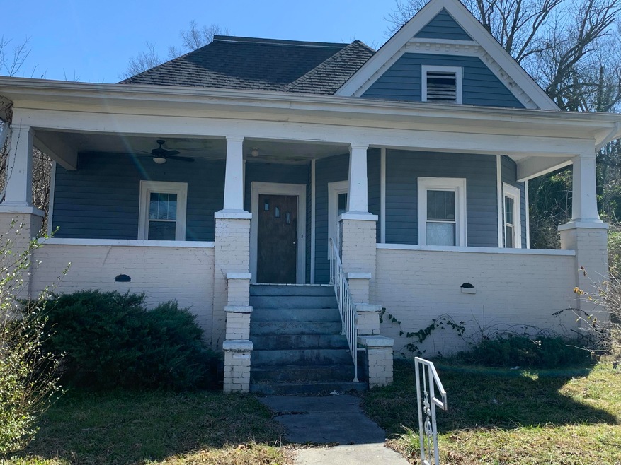 2316 N Chamberlain