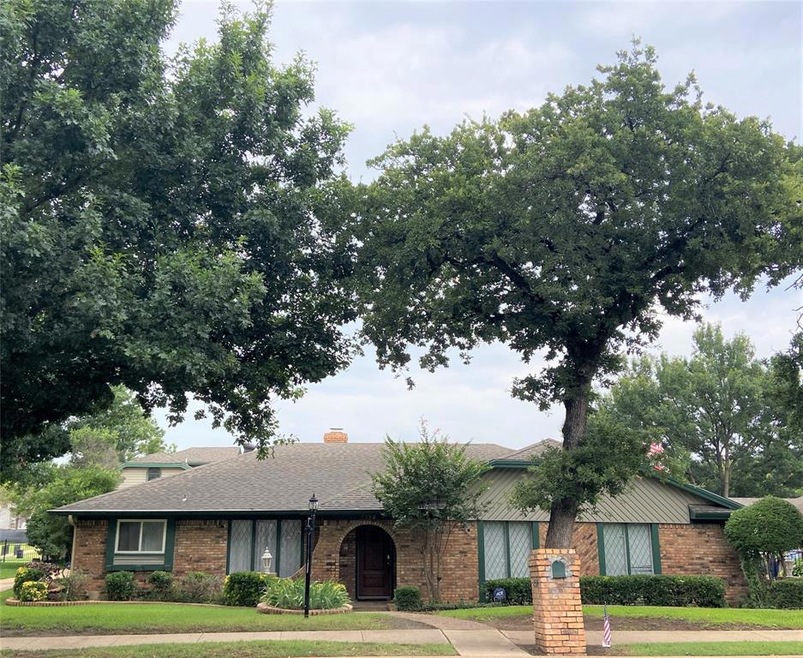 2324 Lakeview Dr, Bedford, TX 76021 - photo 1