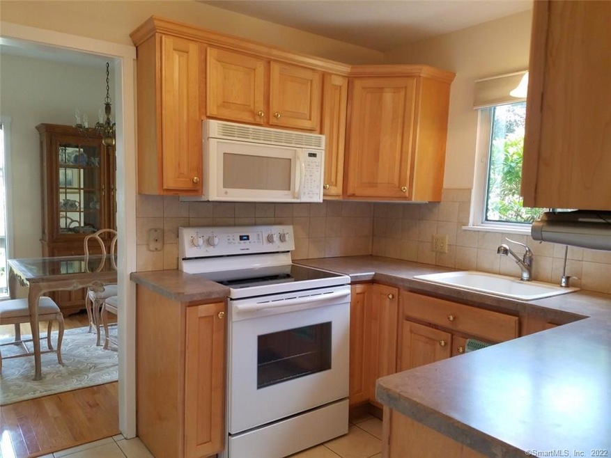 992 Heritage Village unit B, Southbury, CT 06488 - photo 1