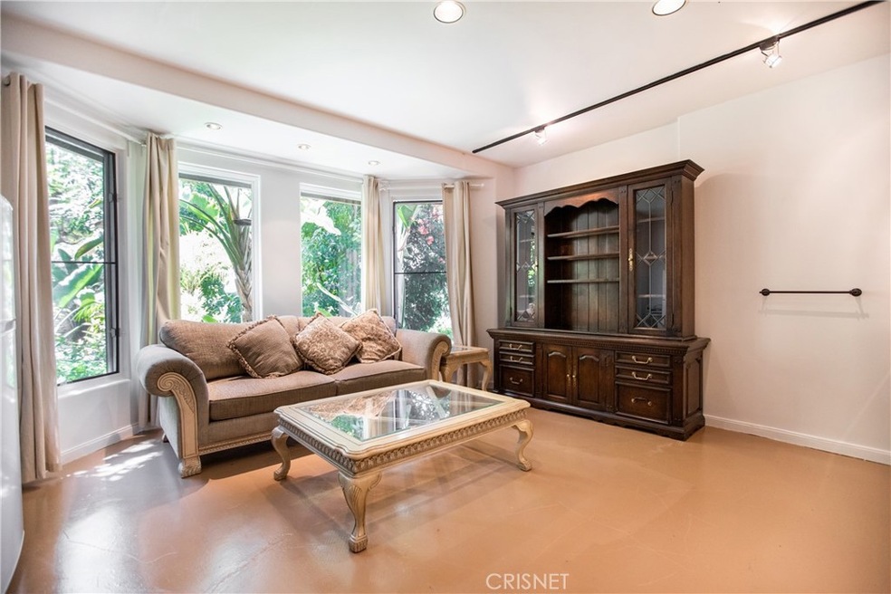 21811 San Miguel St, Woodland Hills, CA 91364 - photo 1