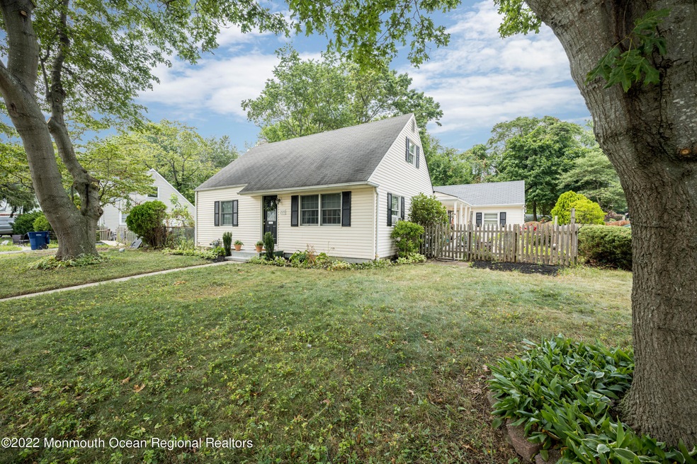209 Maple Ave-26