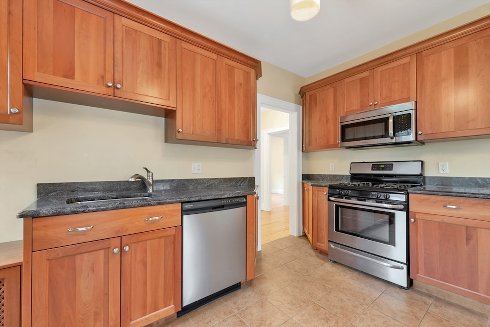 577 Commonwealth Ave unit 1, Newton Center, MA 02459 - photo 1