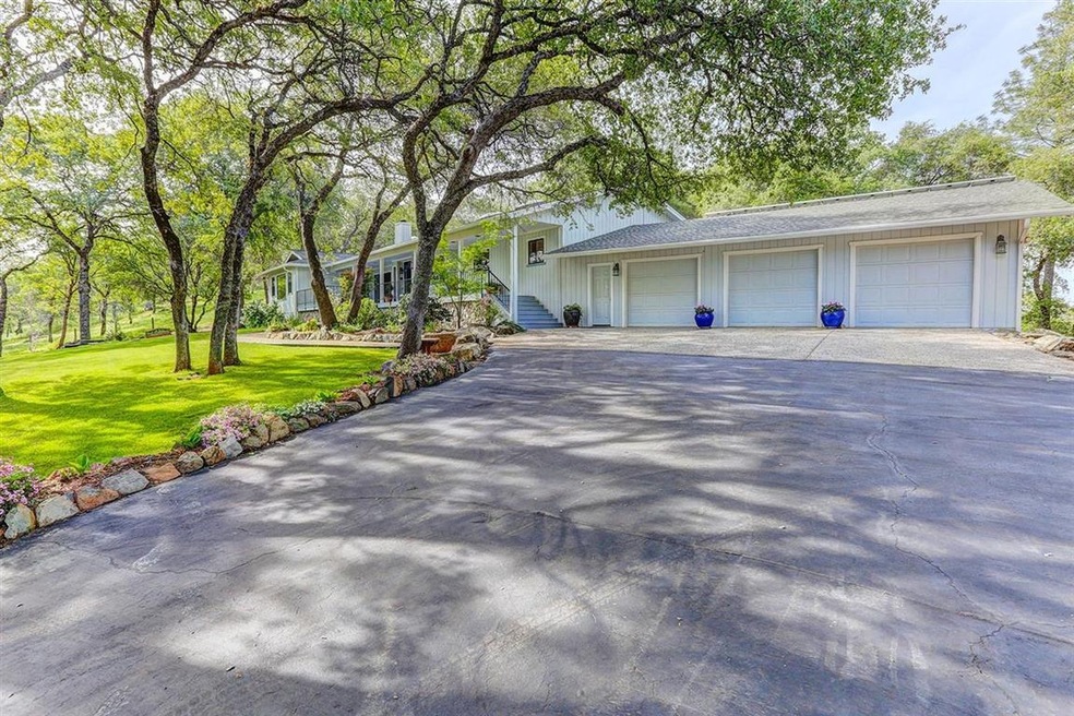 Driveway & Garage/House