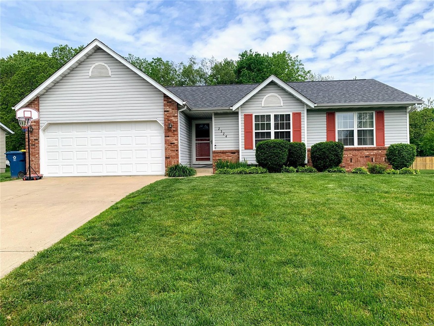 2324 Holiday Ln, Maryville, IL 62062 - photo 1