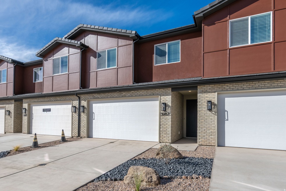 3989 Razor Dr unit 119, Washington, UT 84780 - photo 1