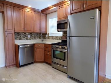 22-27 72nd St unit 3, Flushing, NY 11370 - photo 1