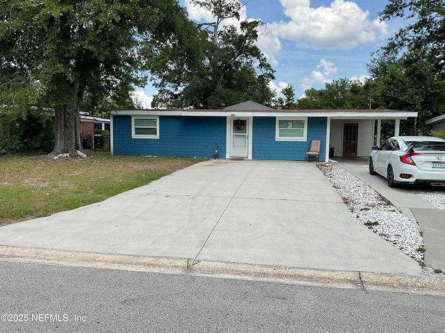 5813 Ridgeway Rd E, Jacksonville, FL 32244 - photo 1
