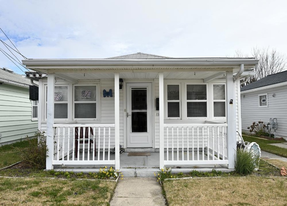 133 W Morning Glory Rd, Wildwood, NJ 08260 - photo 1