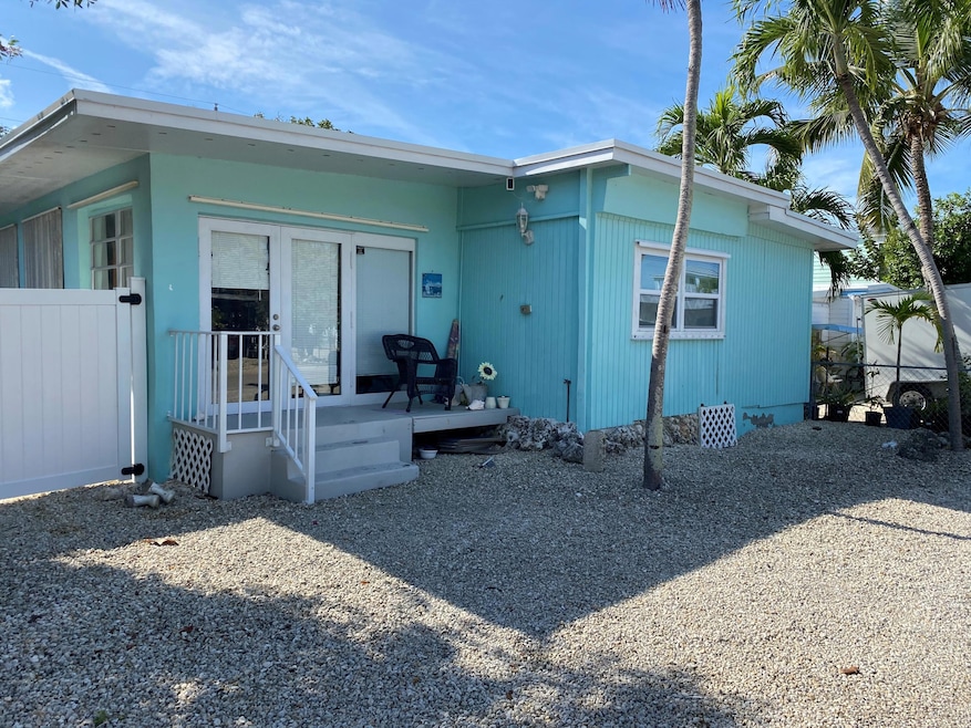 228 Oleander Dr, Tavernier, FL 33070 - photo 1