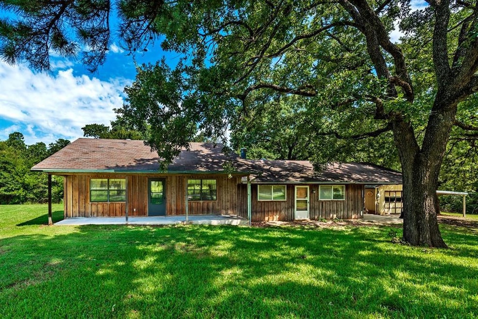 1009 Locust Rd, Pottsboro, TX 75076 - photo 1