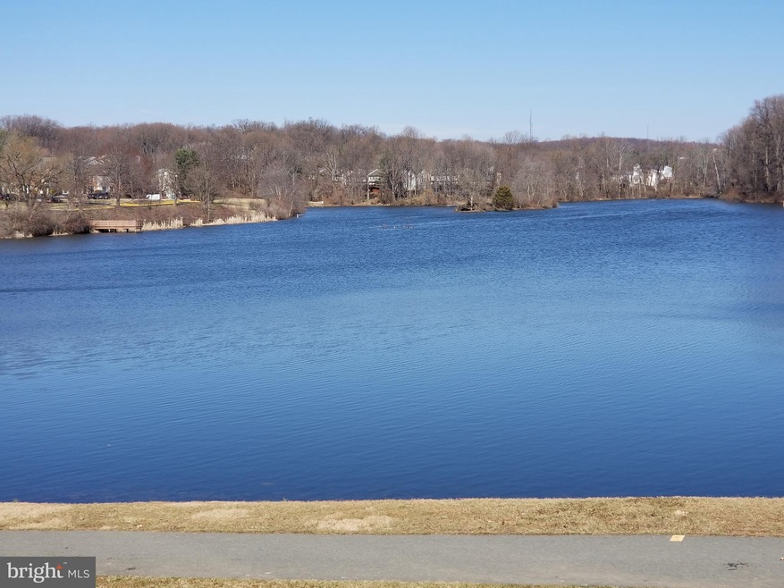 11505 Summer Oak Dr, Germantown, MD 20874 - photo 1