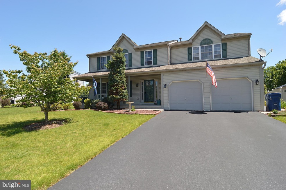 415 Merion Dr, Reading, PA 19608 - photo 1