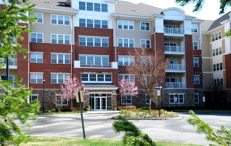 8106 Warrens Way unit 106, Wanaque, NJ 07465 - photo 1