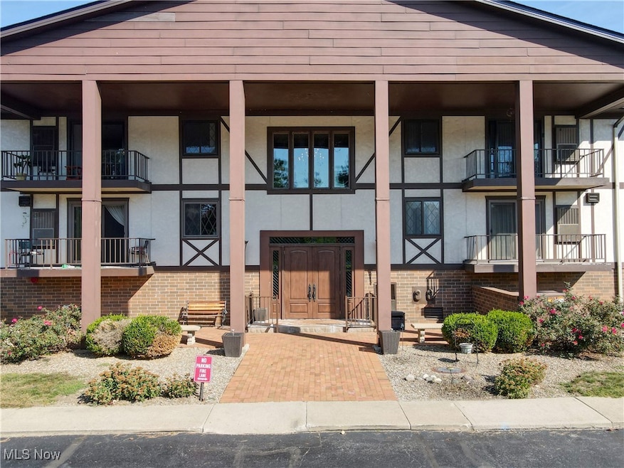 Tudor House Condo unit 121, North Olmsted, OH 44070 - photo 1