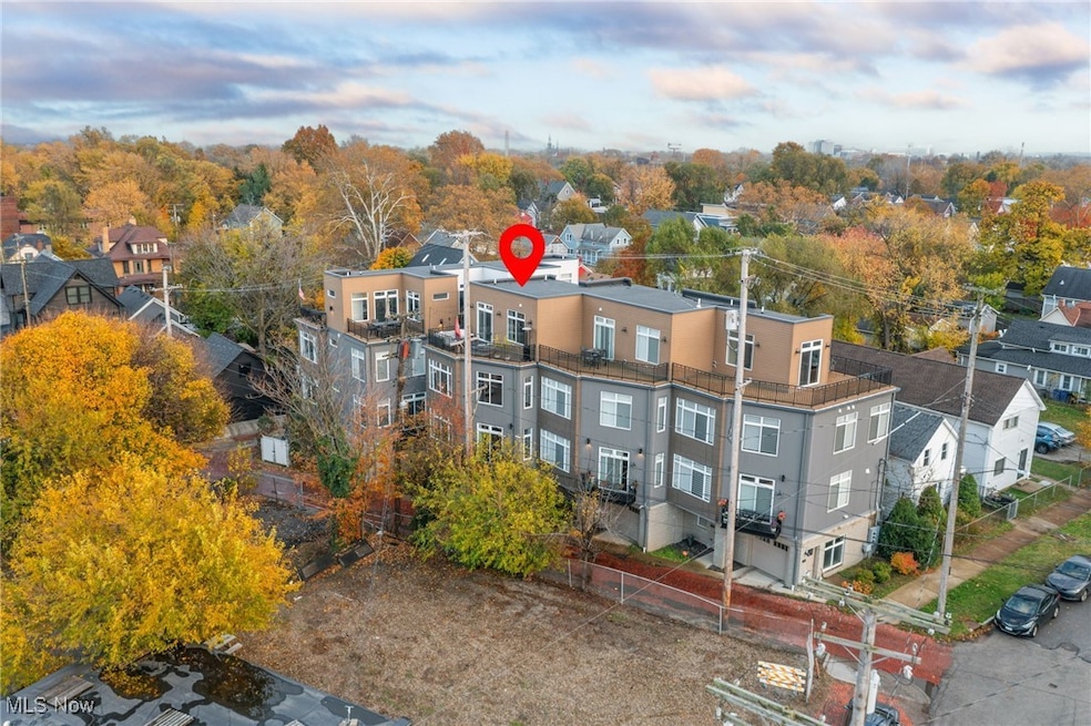 4191 Lorain Ct, Cleveland, OH 44113 - photo 1