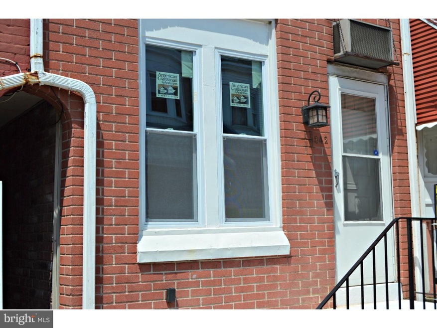 542 Locust St, Reading, PA 19604 - photo 1