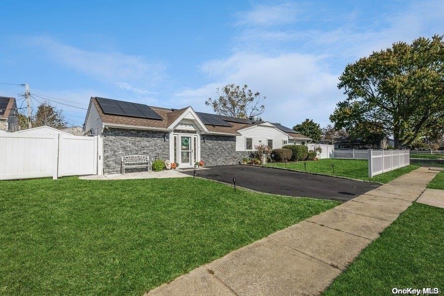 27 Wilson Ln, Bethpage, NY 11714 - photo 1