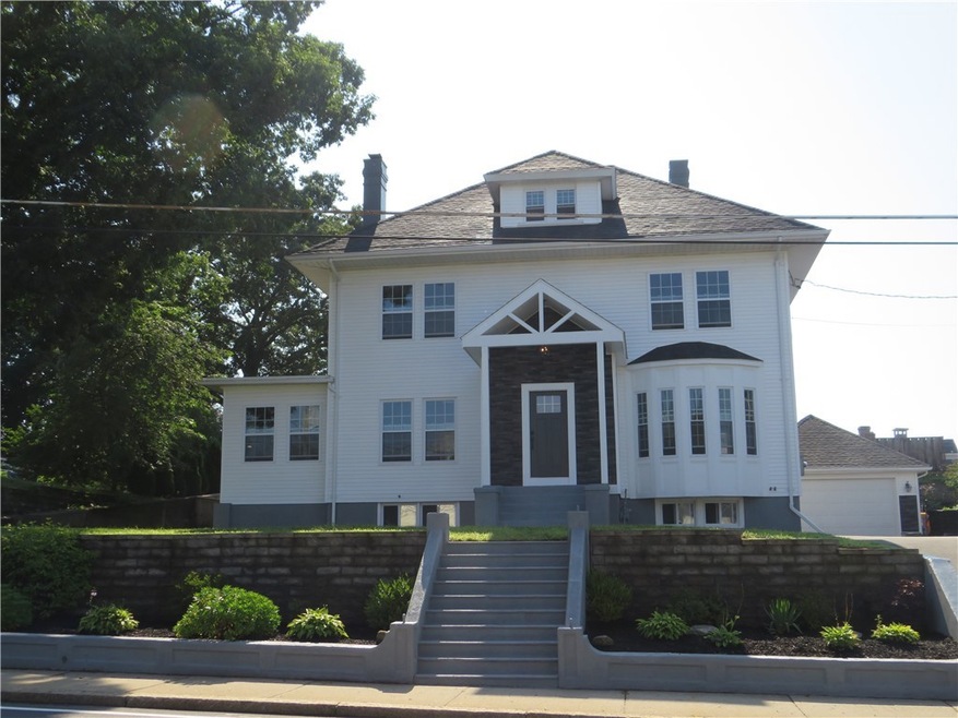 724 Park Ave, Woonsocket, RI 02895 - photo 1