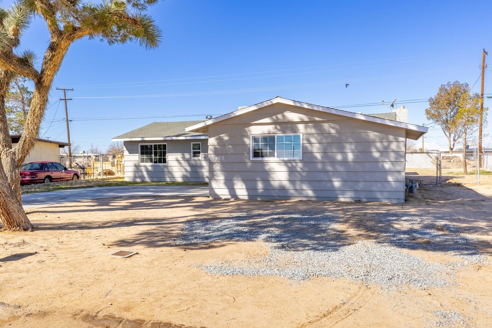 13433 Gilbert st-2