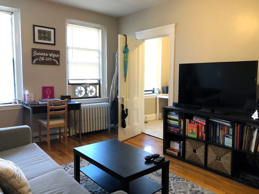 64 Queensberry St unit 422, Boston, MA 02215 - photo 1