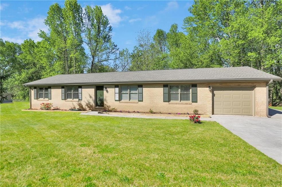 Beautiful ranch with amazing location!