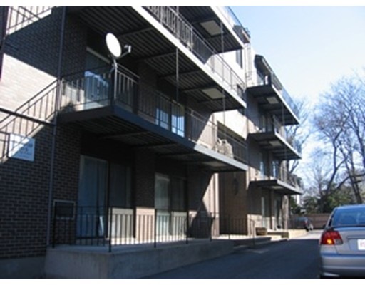 24 Highland St unit 17, Cambridge, MA 02138 - photo 1