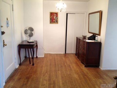 2808 141st St unit 5G, Flushing, NY 11354 - photo 1
