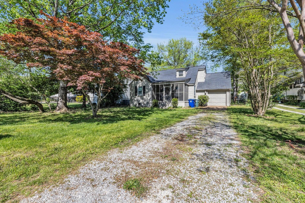 1-web-or-mls-411-s-sweetbriar-ave
