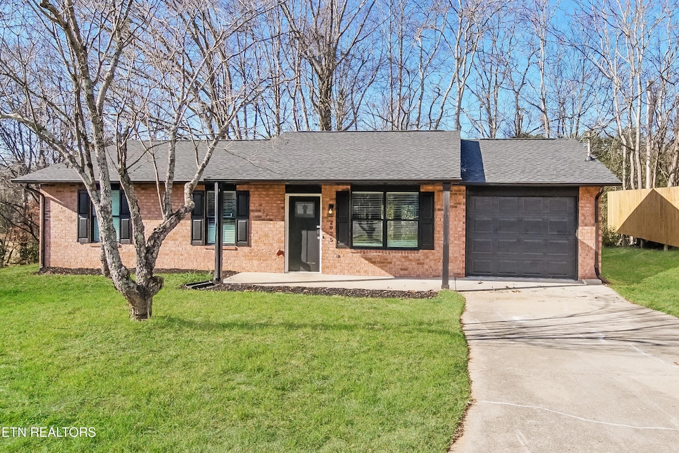 2925 Bethel Place, Powell, TN 37849 - photo 1