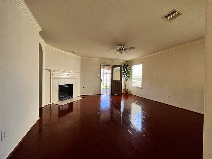 10322 Dalehurst Ct, Houston, TX 77075 - photo 1