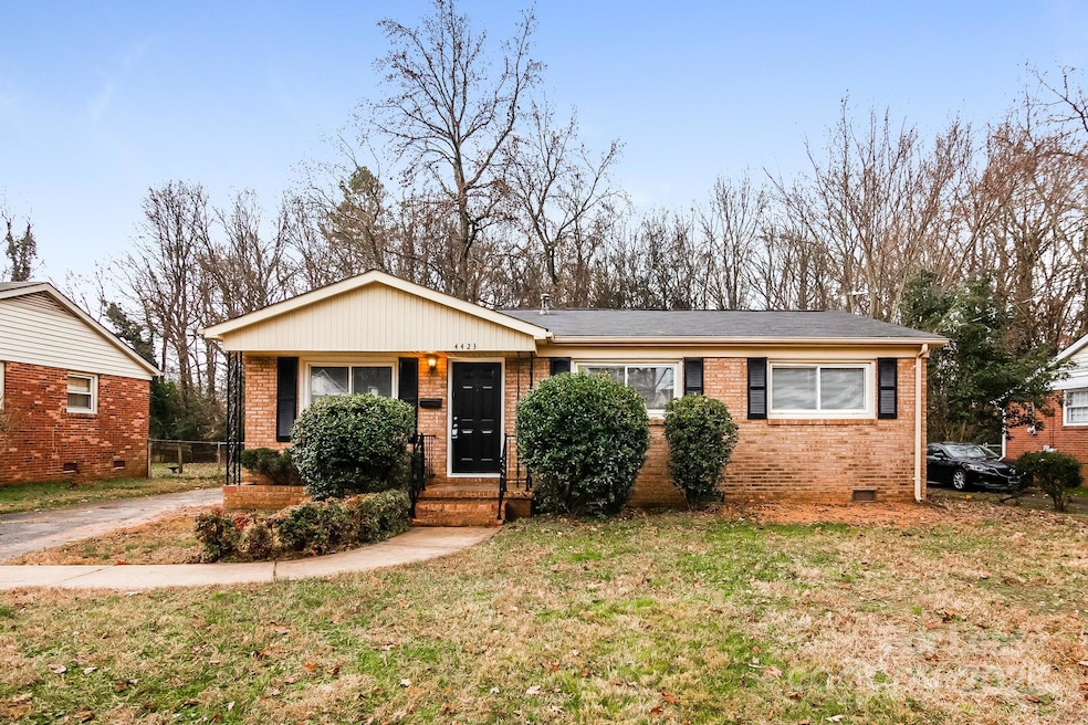 4423 Brooktree Dr, Charlotte, NC 28208 - photo 1