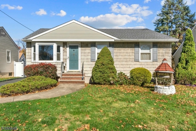 693 Hemlock St, Rahway, NJ 07065 - photo 1