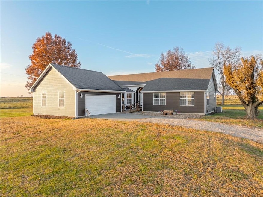 1260 NW State Route Tt, Butler, MO 64730 - photo 1