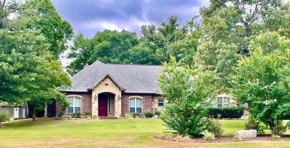 123 Magnolia Bend, Lufkin, TX 75904 - photo 1