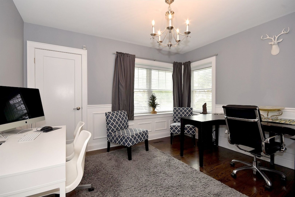 198 E Fremont Ave, Elmhurst, IL 60126 - photo 1