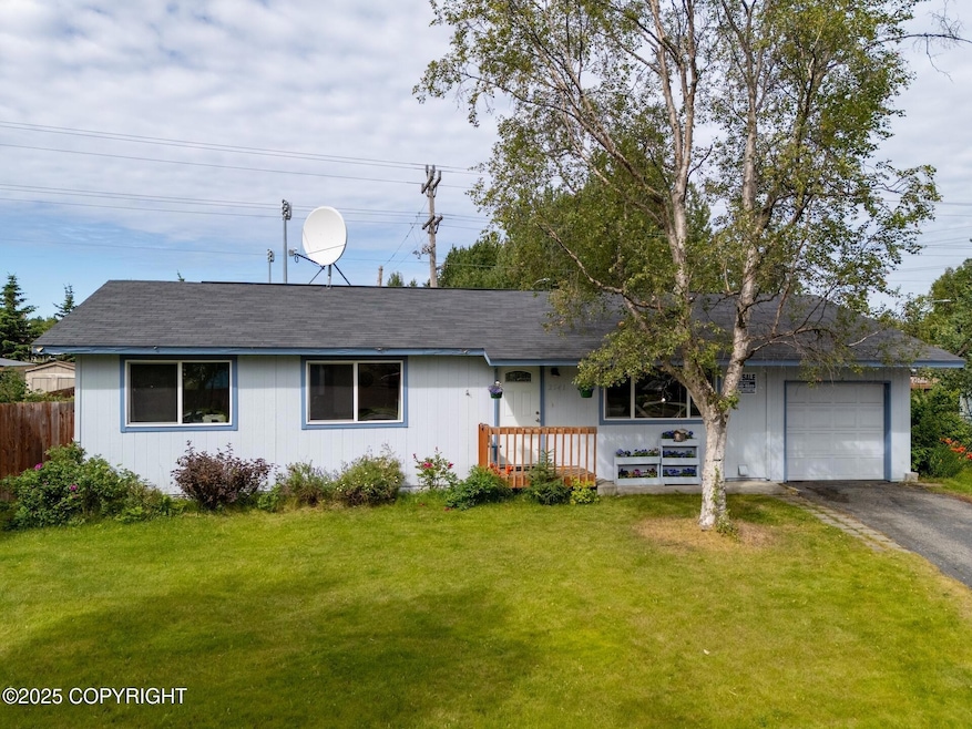 2541 Lyvona Ln-007