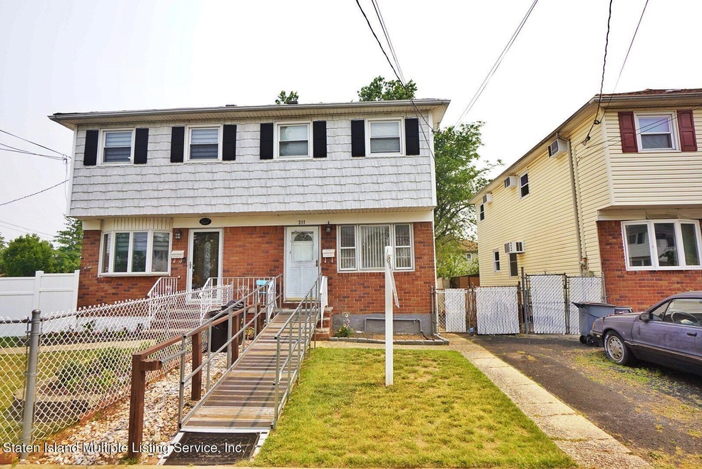 311 Chesterton Ave, Staten Island, NY 10306 - photo 1