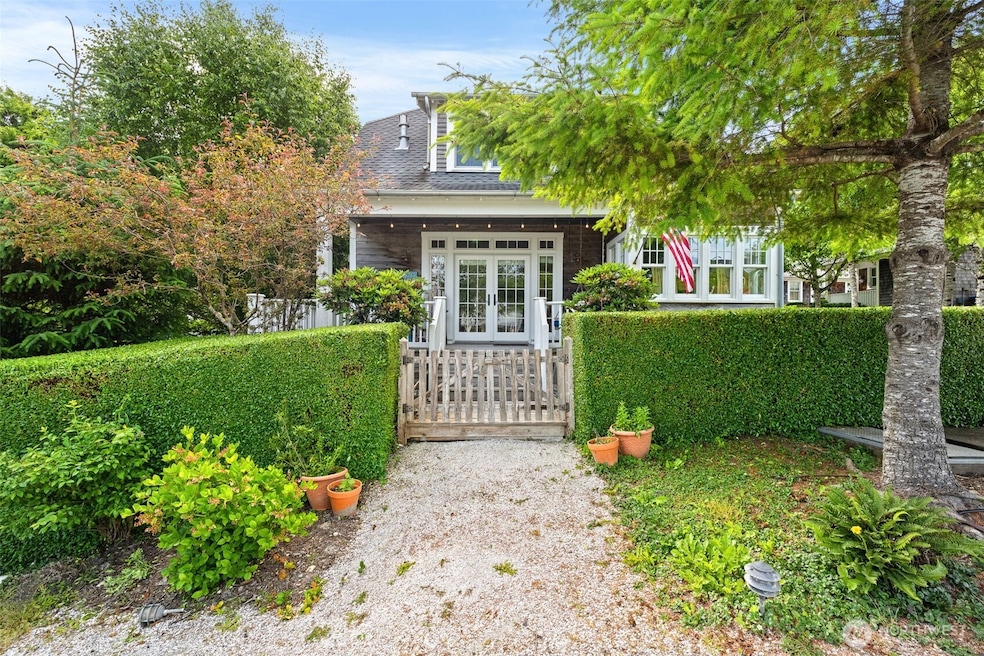 For Sale $889,999 • Co-Listing Agent