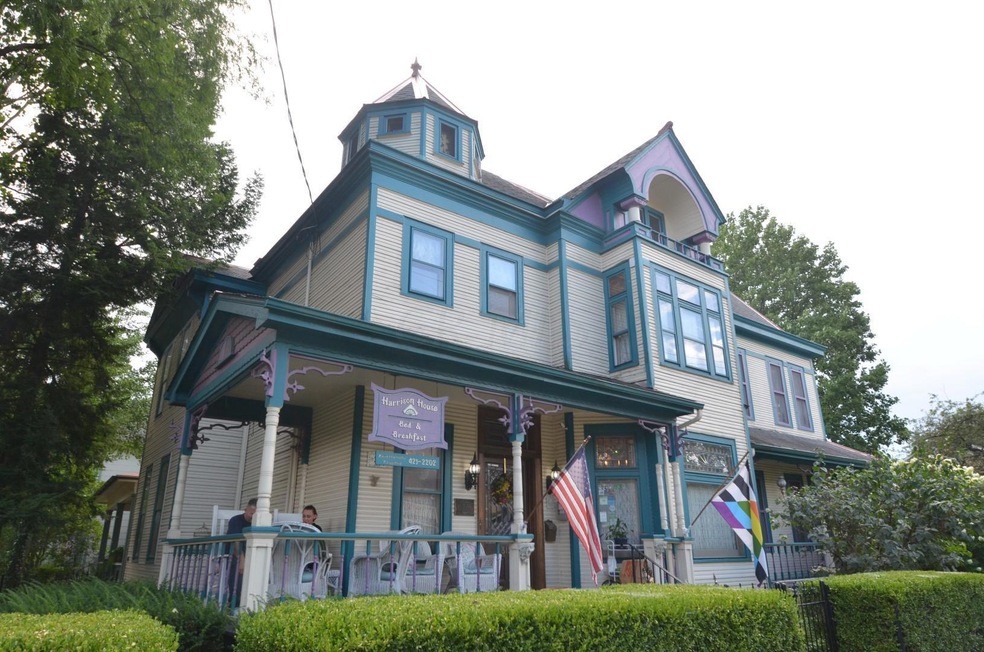 313 W 5th Ave, Columbus, OH 43201 - photo 1