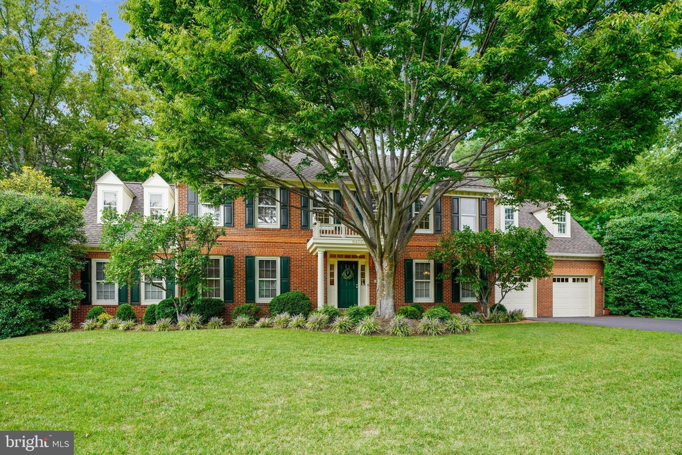 9400 Crosspointe Dr, Fairfax Station, VA 22039 - photo 1