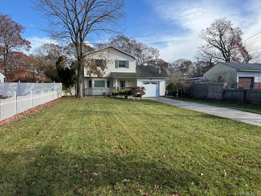 41 Broadway, Shirley, NY 11967 - photo 1