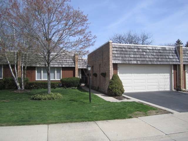 1909 Somerset Ln unit 68, Northbrook, IL 60062 - photo 1