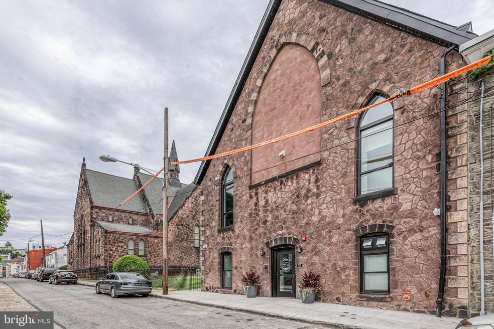 141 Krams Ave unit 12, Philadelphia, PA 19127 - photo 1