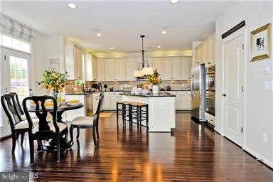 42361 Leeds Field Dr, Chantilly, VA 20152 - photo 1