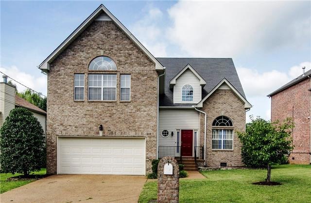 Welcome Home! Freshly landscaped.