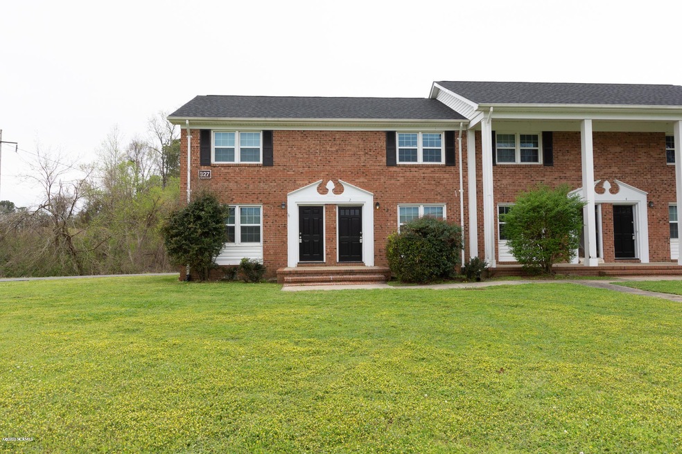 327 Richlands Ave unit 2, Jacksonville, NC 28540 - photo 1