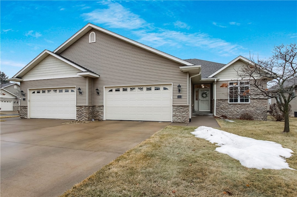 3014 Putnam Glen Place, Eau Claire, WI 54701 - photo 1